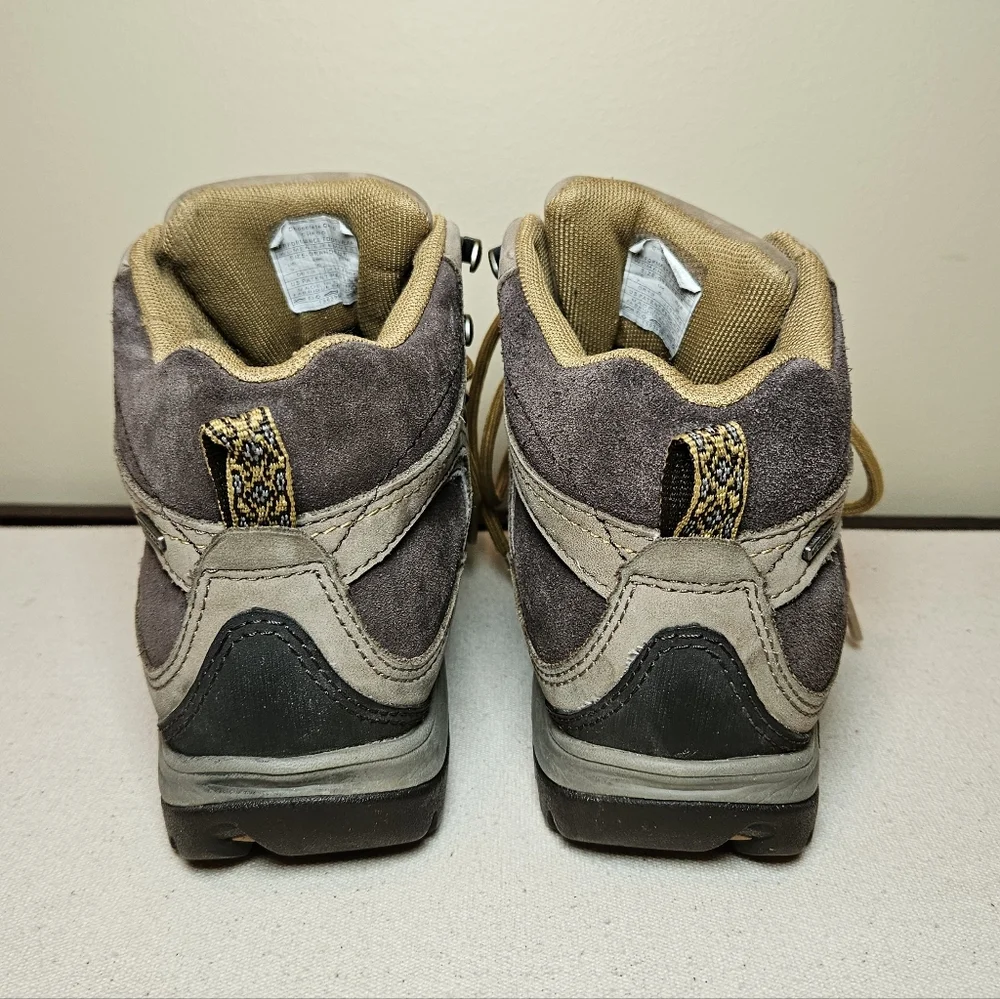 Chaco Waterproof Hiking Boots Women's Size 7 - Picture 5 of 11